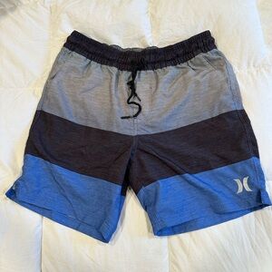 HURLEY BOARD SHORTS SIZE MEDIUM